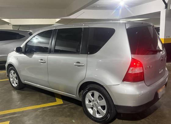 NISSAN LIVINA 1.8 SL 16V FLEX 4P AUTOMÁTICO NISSAN LIVINA 1.8 SL 16V FLEX 4P AUTOMÁTICO